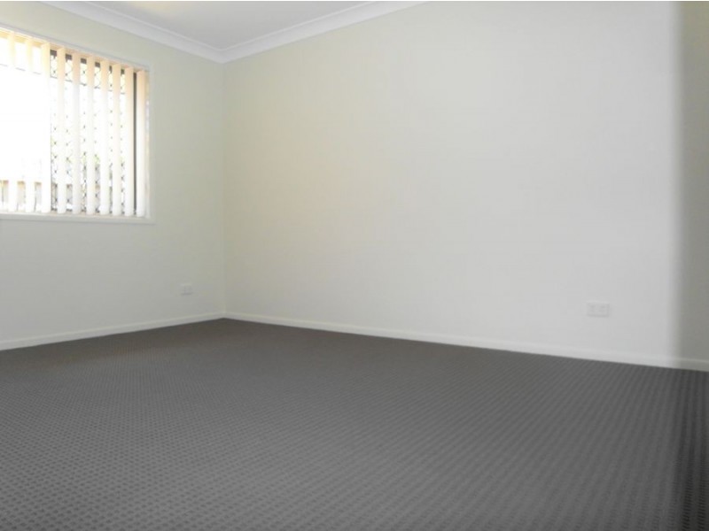 9 Degan Court, Middle Ridge QLD 4350
