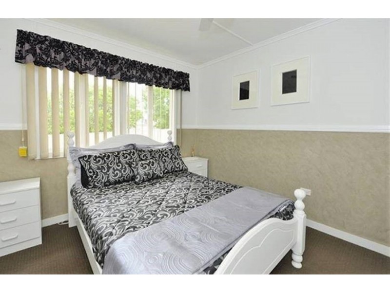 11 Hanlon Street, Newtown QLD 4350