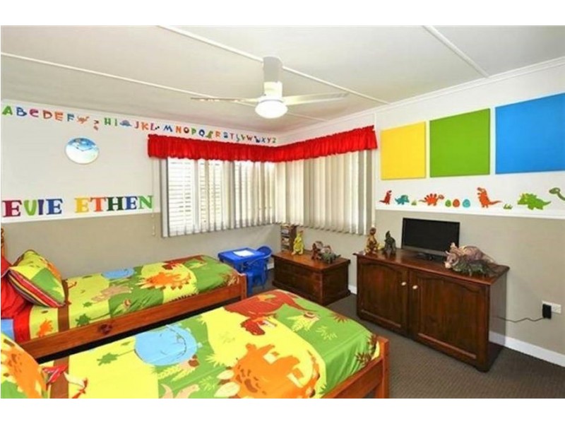 11 Hanlon Street, Newtown QLD 4350