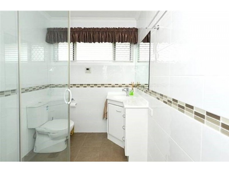 11 Hanlon Street, Newtown QLD 4350