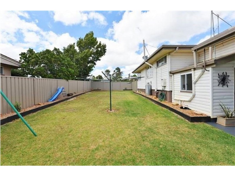 11 Hanlon Street, Newtown QLD 4350