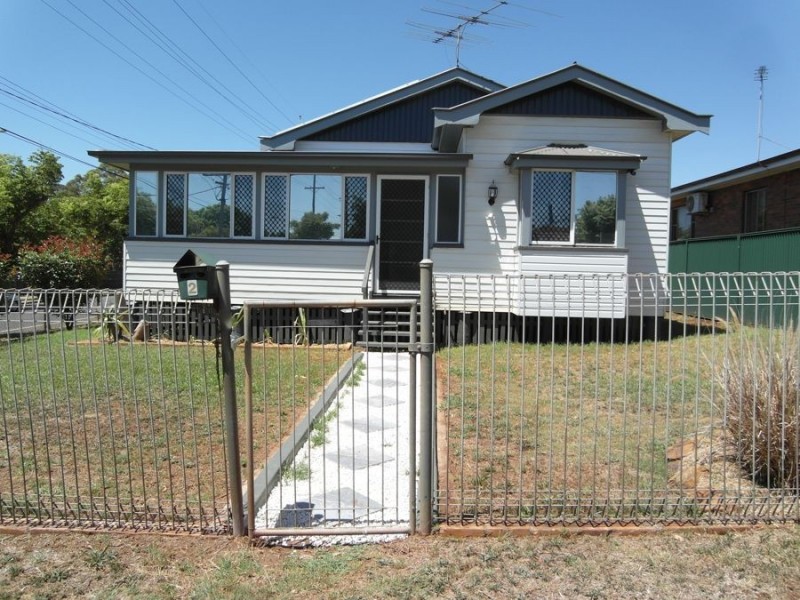 2 Peak Street, Harristown QLD 4350