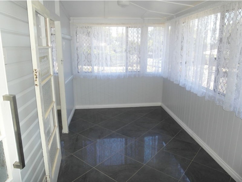 2 Peak Street, Harristown QLD 4350