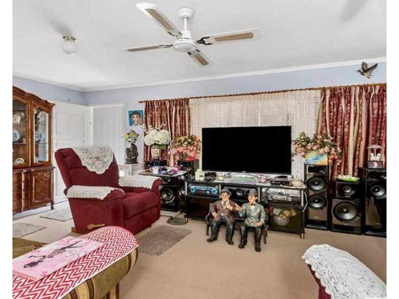 33 Esmond Street, Rockville QLD 4350