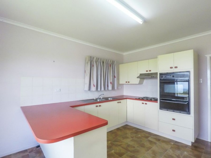 39 Martini Street, Mount Lofty QLD 4350