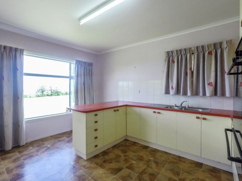 39 Martini Street, Mount Lofty QLD 4350