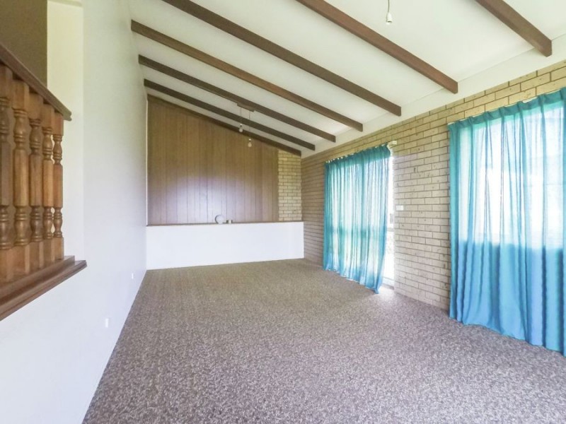 39 Martini Street, Mount Lofty QLD 4350