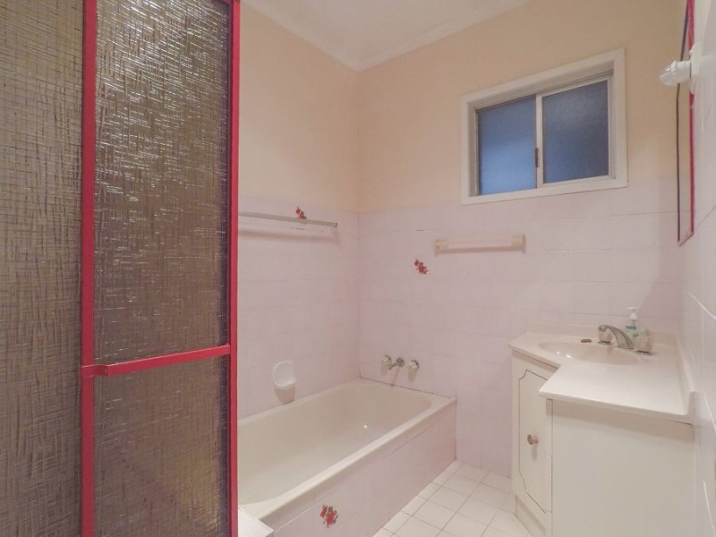 39 Martini Street, Mount Lofty QLD 4350