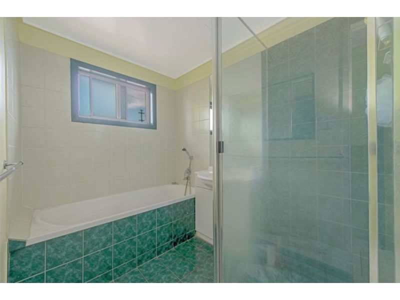 72 Hoey Street, Kearneys Spring QLD 4350