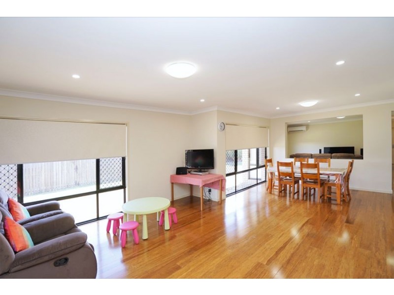 17 Vinnicombe Street, Kearneys Spring QLD 4350