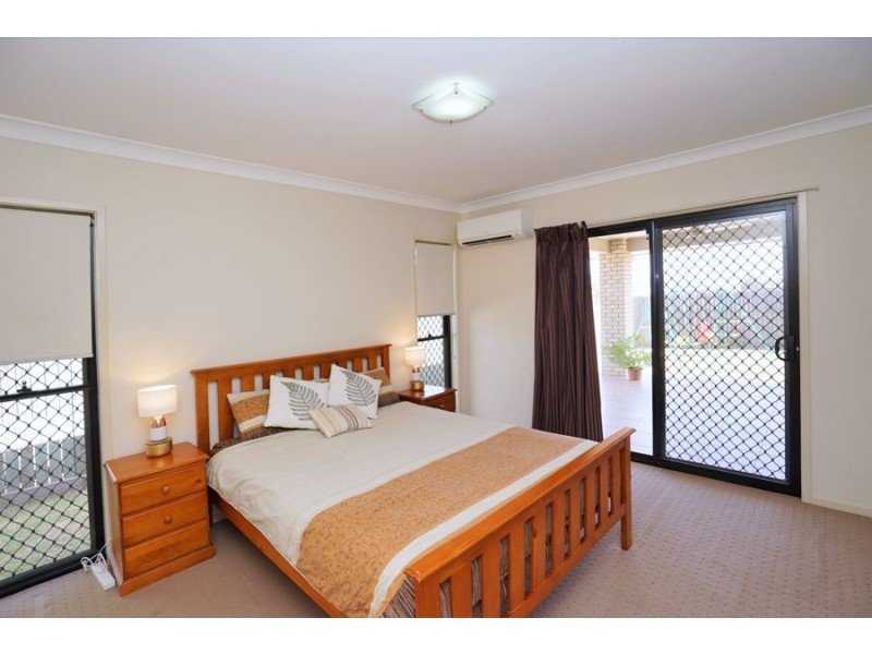 17 Vinnicombe Street, Kearneys Spring QLD 4350