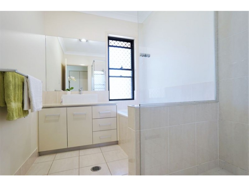 17 Vinnicombe Street, Kearneys Spring QLD 4350