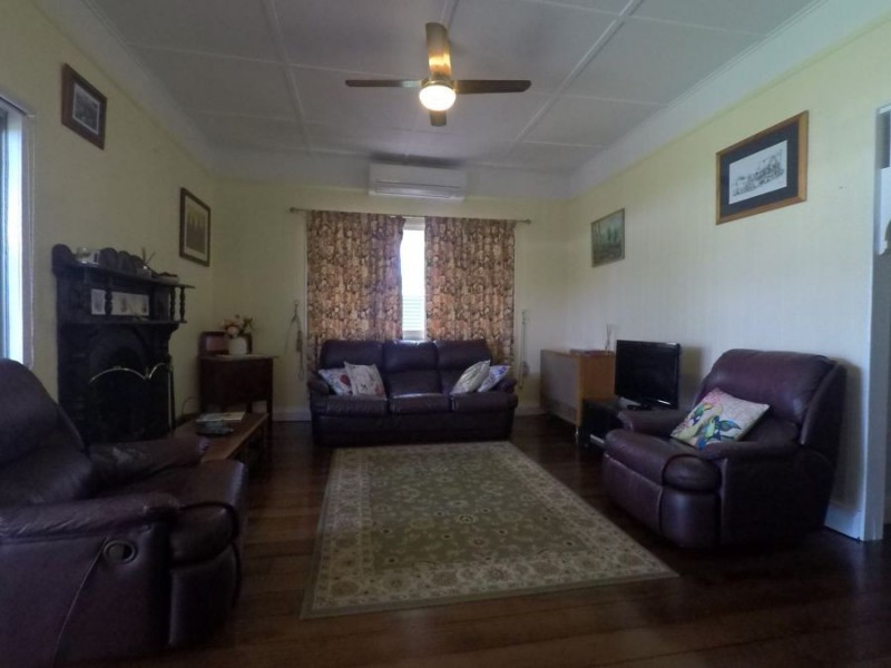 6 Karbul Crescent, Withcott QLD 4352