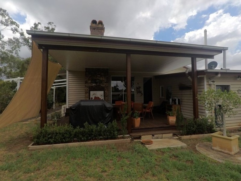 6 Karbul Crescent, Withcott QLD 4352