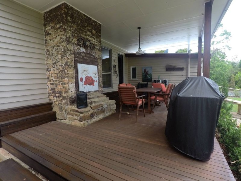 6 Karbul Crescent, Withcott QLD 4352