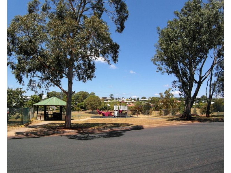 7 Dunemann Street, Kearneys Spring QLD 4350