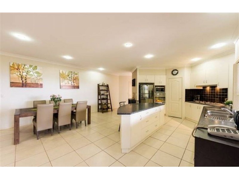 18 Dunbar Court, Highfields QLD 4352