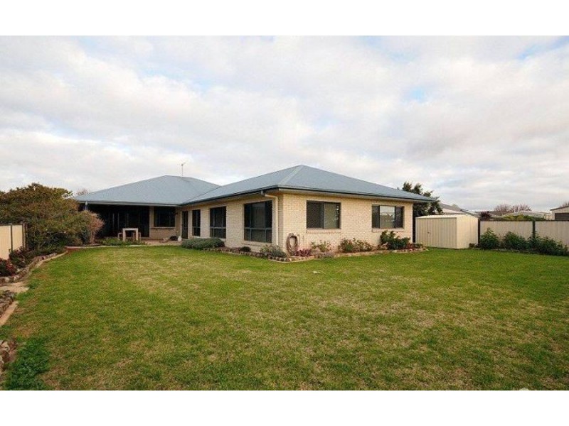 18 Dunbar Court, Highfields QLD 4352