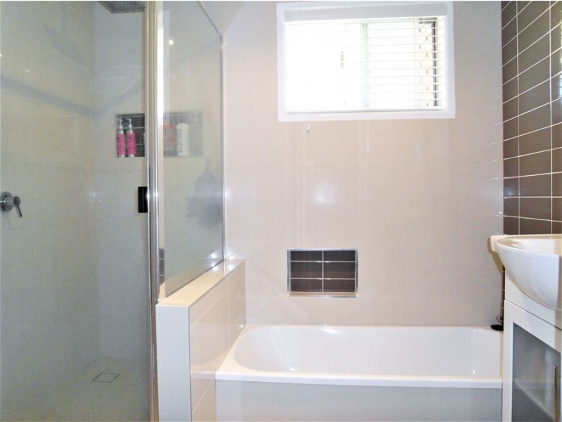 16 Gloucester Crescent, Darling Heights QLD 4350