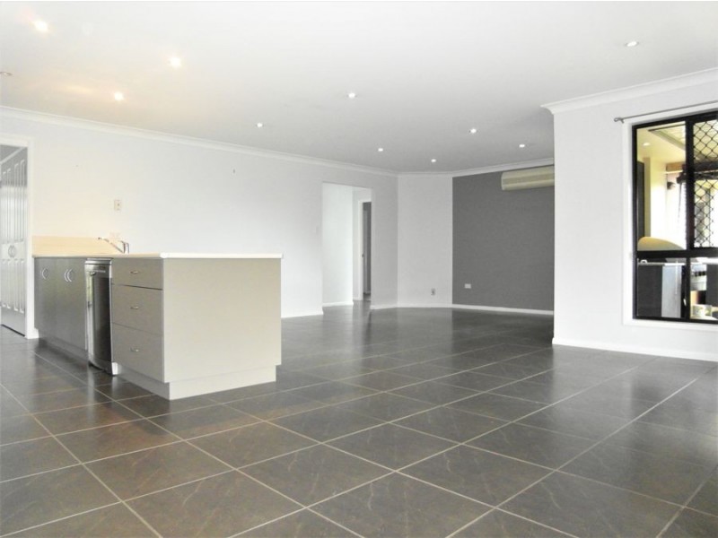 595 Hume Street, Kearneys Spring QLD 4350