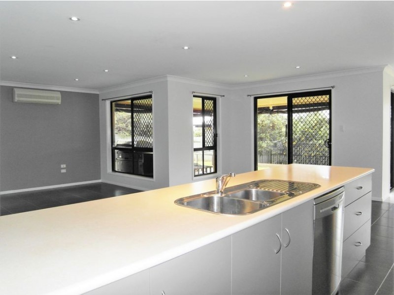 595 Hume Street, Kearneys Spring QLD 4350