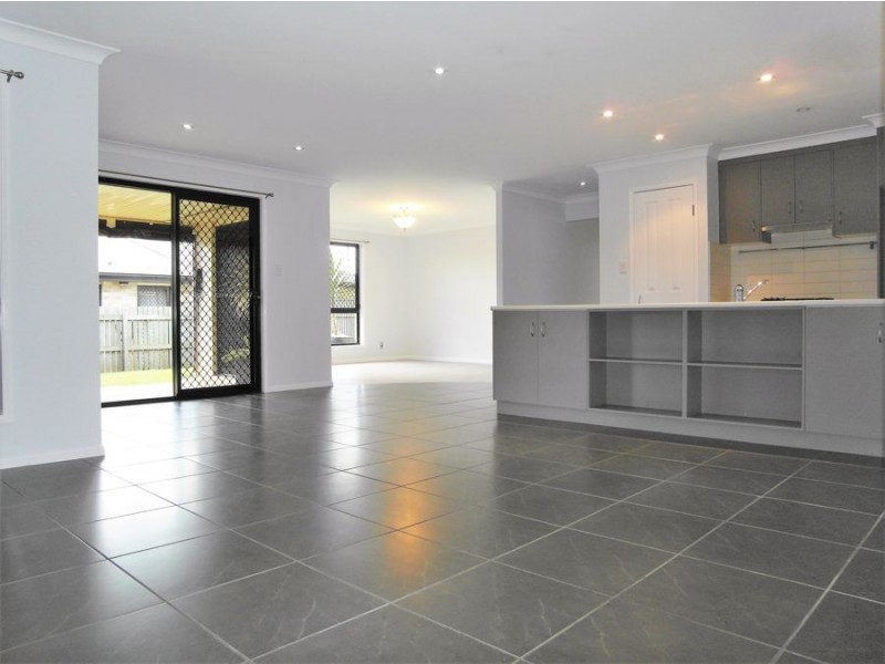 595 Hume Street, Kearneys Spring QLD 4350