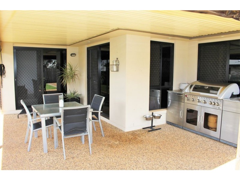 595 Hume Street, Kearneys Spring QLD 4350