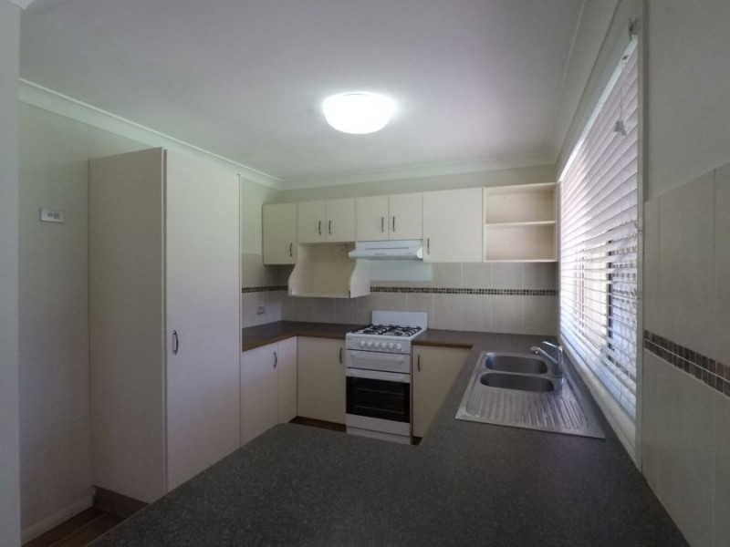 33 Seppelt Street, Wilsonton Heights QLD 4350