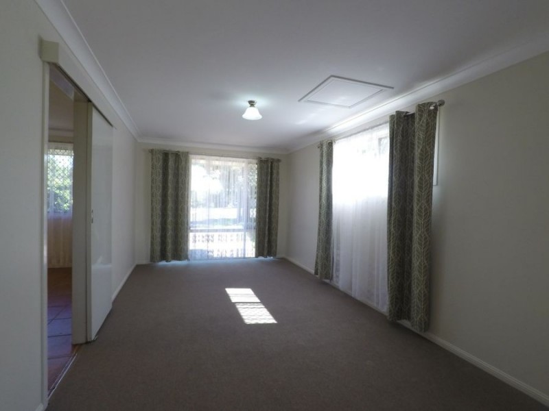 33 Seppelt Street, Wilsonton Heights QLD 4350
