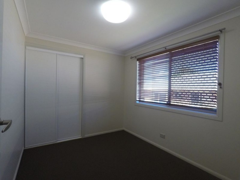 33 Seppelt Street, Wilsonton Heights QLD 4350