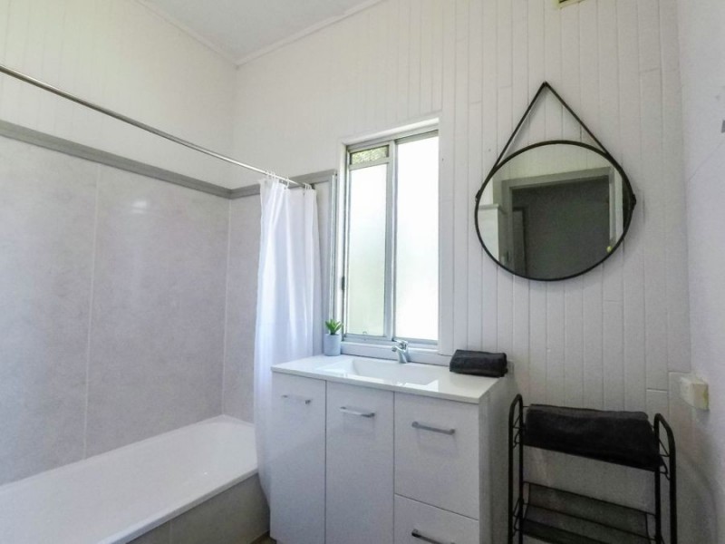 7 Victory Street, Newtown QLD 4350