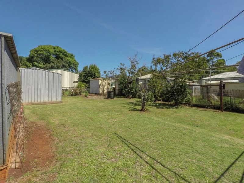 17 Priest Street, Rockville QLD 4350