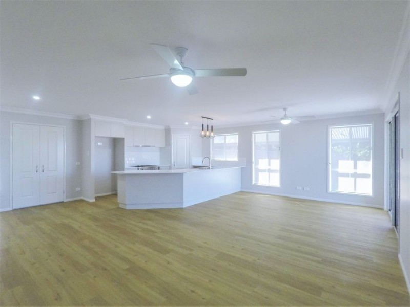 12 Bunkers Hill School Road, Westbrook QLD 4350