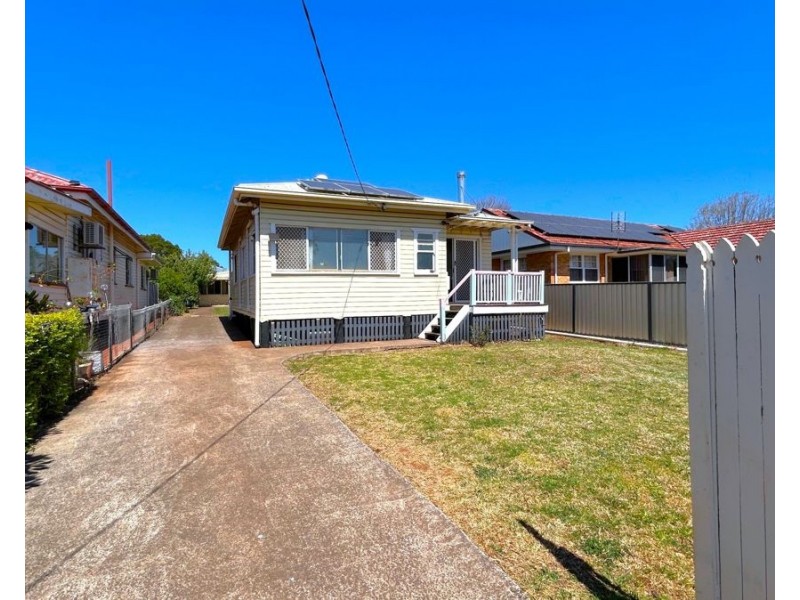 12 Vera Street, Newtown QLD 4350