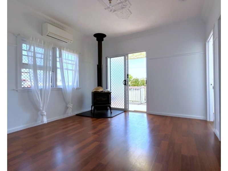 12 Vera Street, Newtown QLD 4350