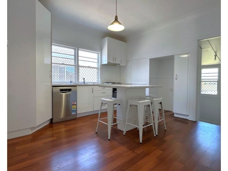 12 Vera Street, Newtown QLD 4350