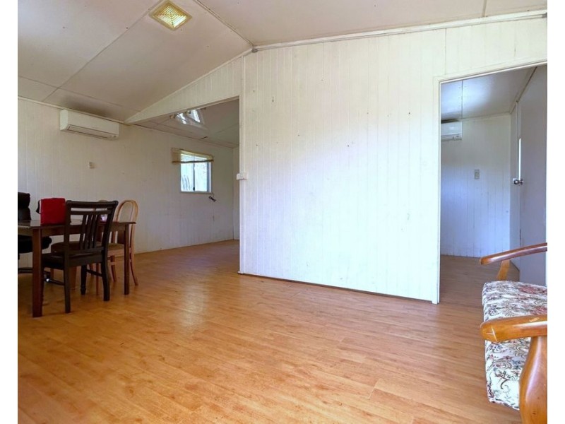 12 Vera Street, Newtown QLD 4350