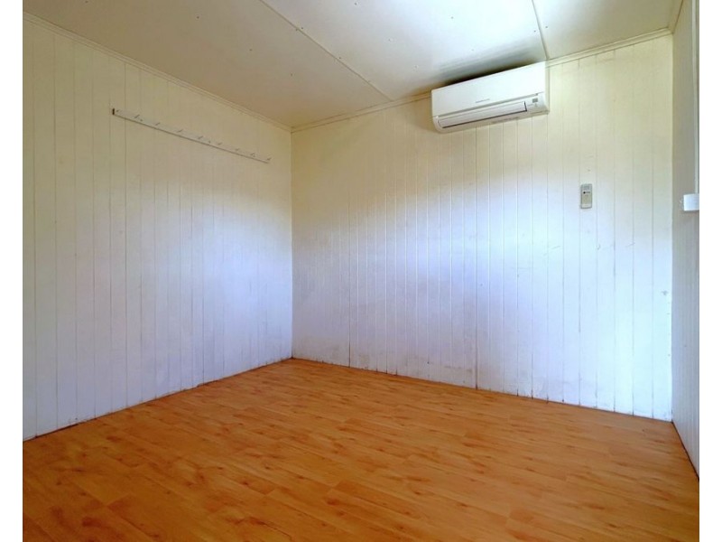 12 Vera Street, Newtown QLD 4350