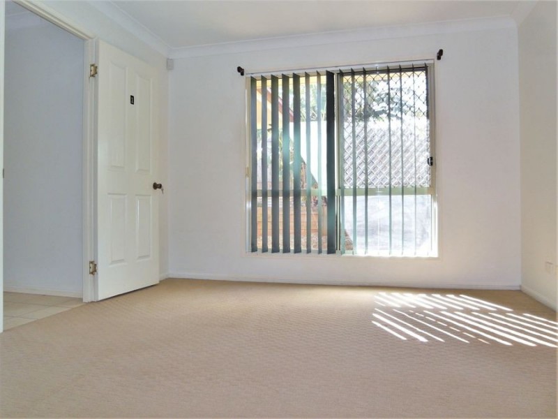 8 Samuel Court, Darling Heights QLD 4350