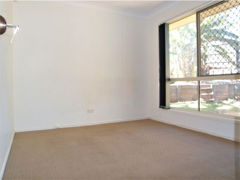 8 Samuel Court, Darling Heights QLD 4350
