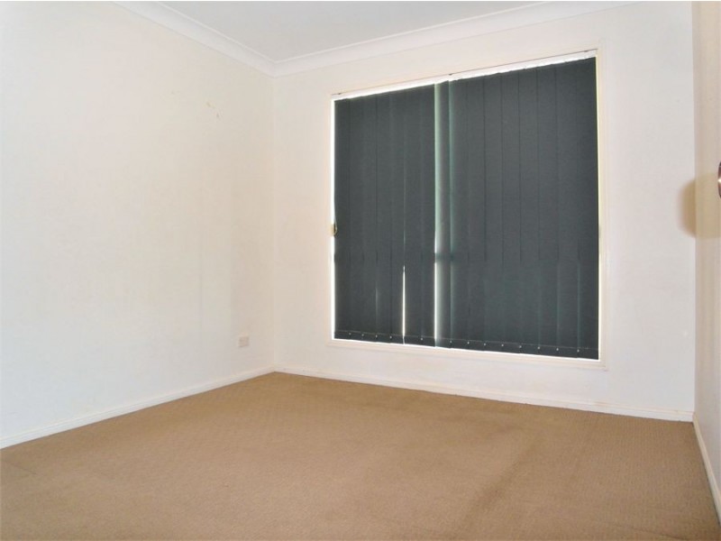 8 Samuel Court, Darling Heights QLD 4350