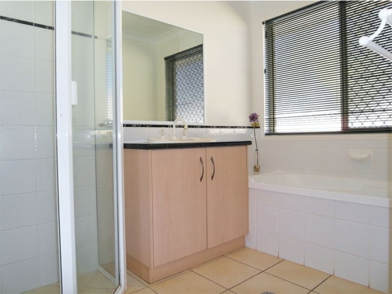8 Samuel Court, Darling Heights QLD 4350