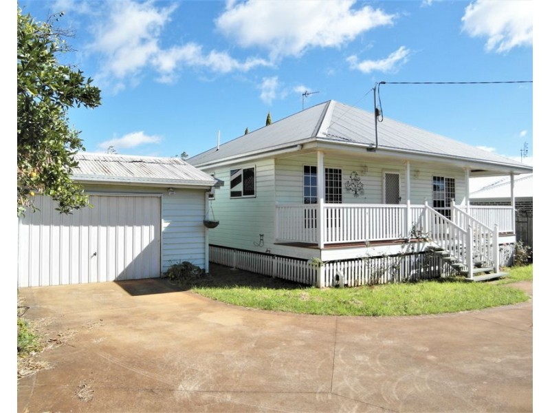 18 Vera Street, Newtown QLD 4350