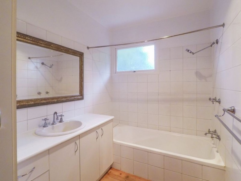 Centenary Heights QLD 4350