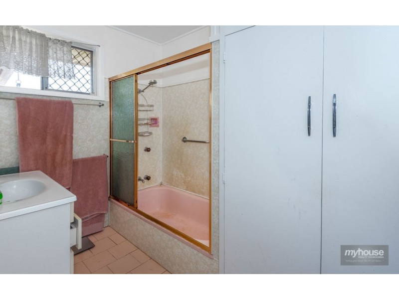 10 Obst Street, Harristown QLD 4350