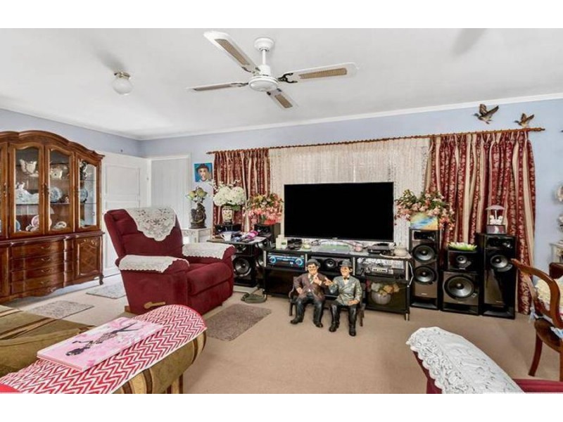 33 Esmond Street, Rockville QLD 4350