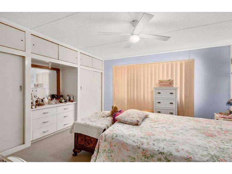 33 Esmond Street, Rockville QLD 4350