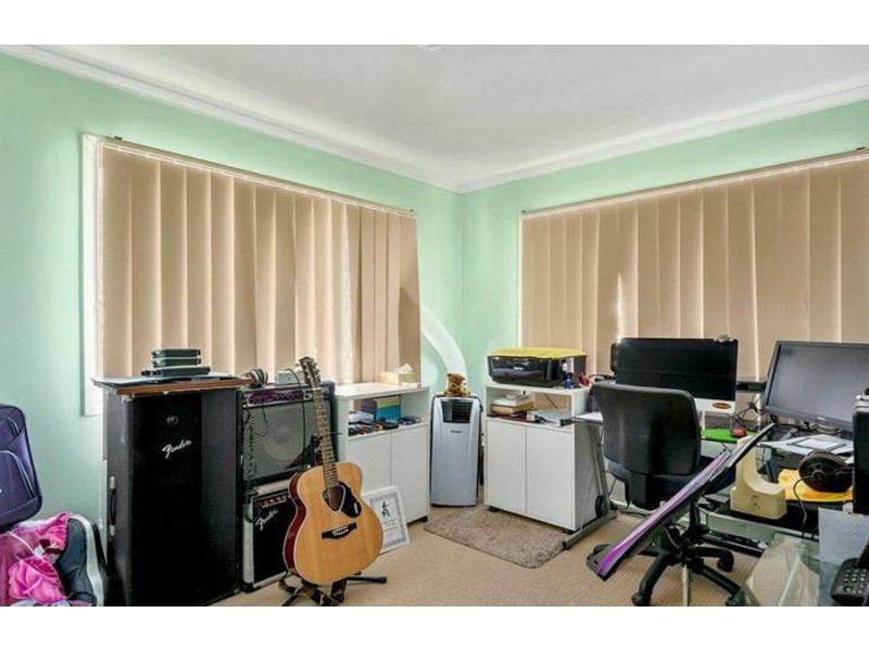 33 Esmond Street, Rockville QLD 4350