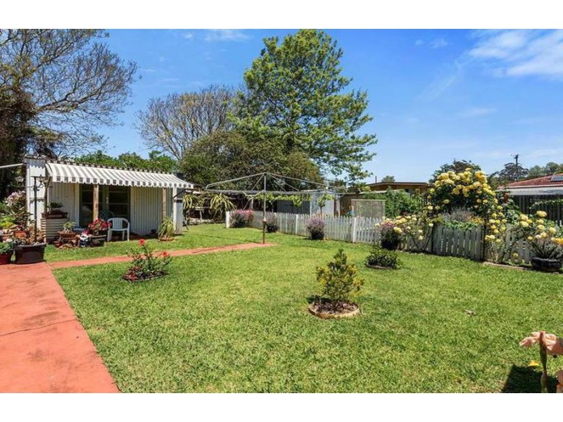 33 Esmond Street, Rockville QLD 4350