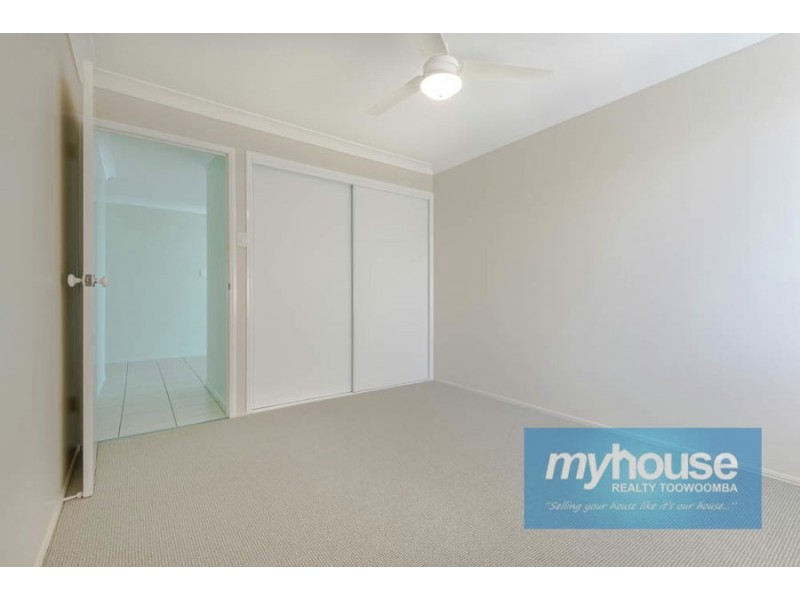 5 Dodson Crescent, Mount Kynoch QLD 4350